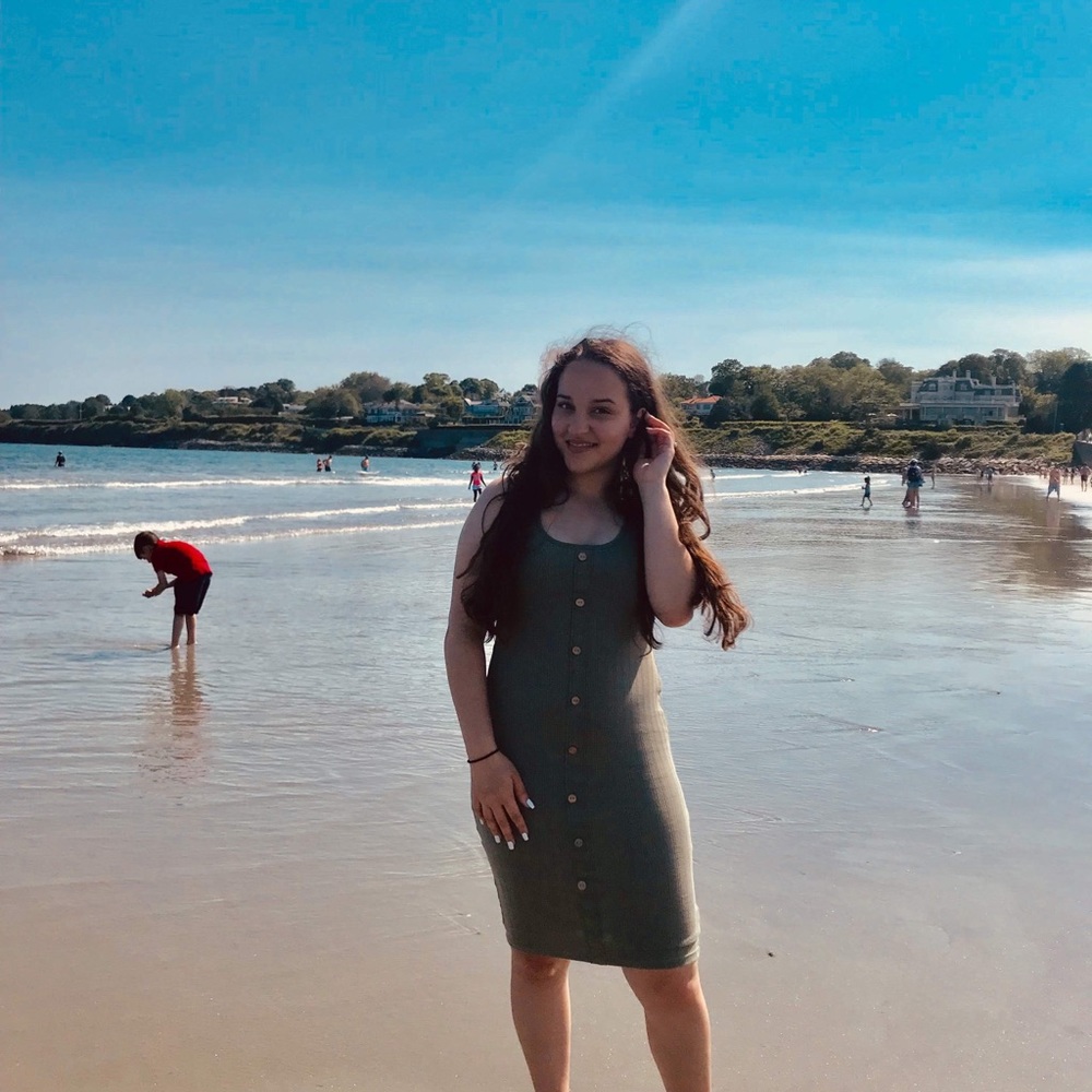 Meet your Posher, Anyeli